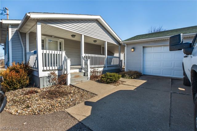 13390 Ravenna Avenue NE, Hartville, OH 44632