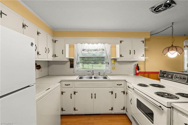706 Fairwood Trail, Asheboro, NC 27205