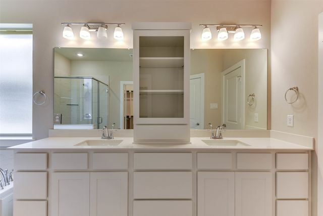 2205 Glacier Drive, Waxahachie, TX 75165