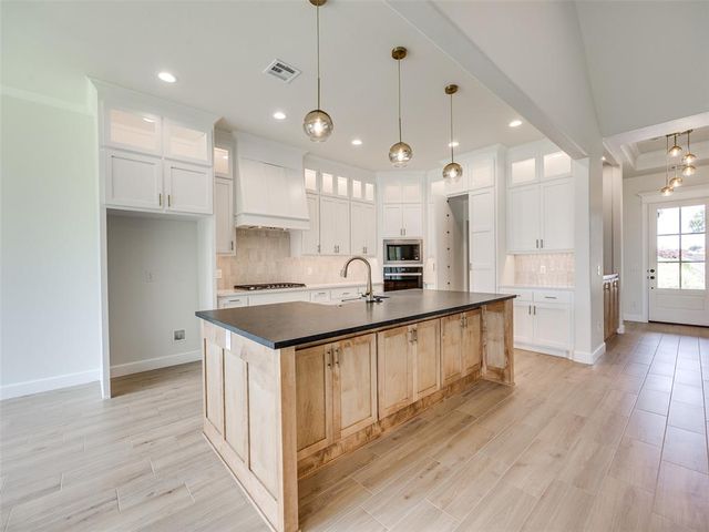 10353 SW 50th Street, Mustang, OK 73064