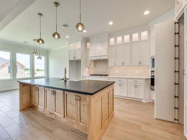 10353 SW 50th Street, Mustang, OK 73064