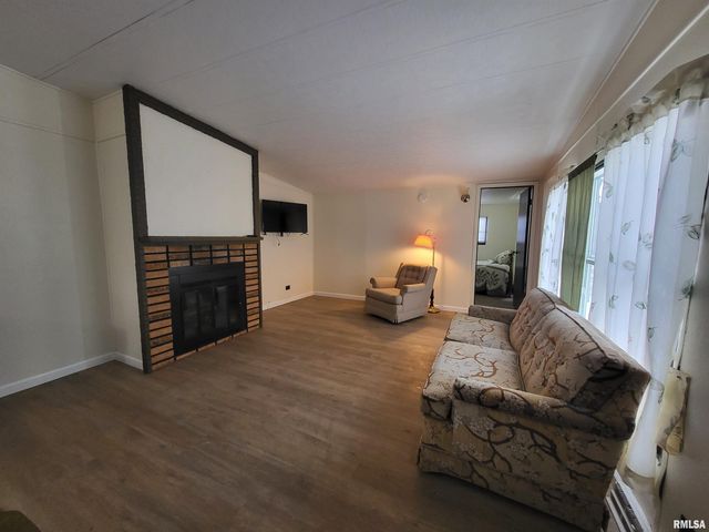 771 Century Estates, Galesburg, IL 61401