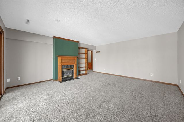 716 East Post Court SE, Cedar Rapids, IA 52403