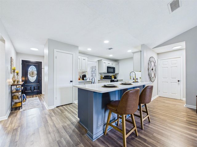 6209 Brookdale Drive, League City, TX 77573