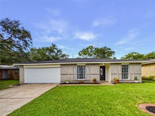 6209 Brookdale Drive, League City, TX 77573