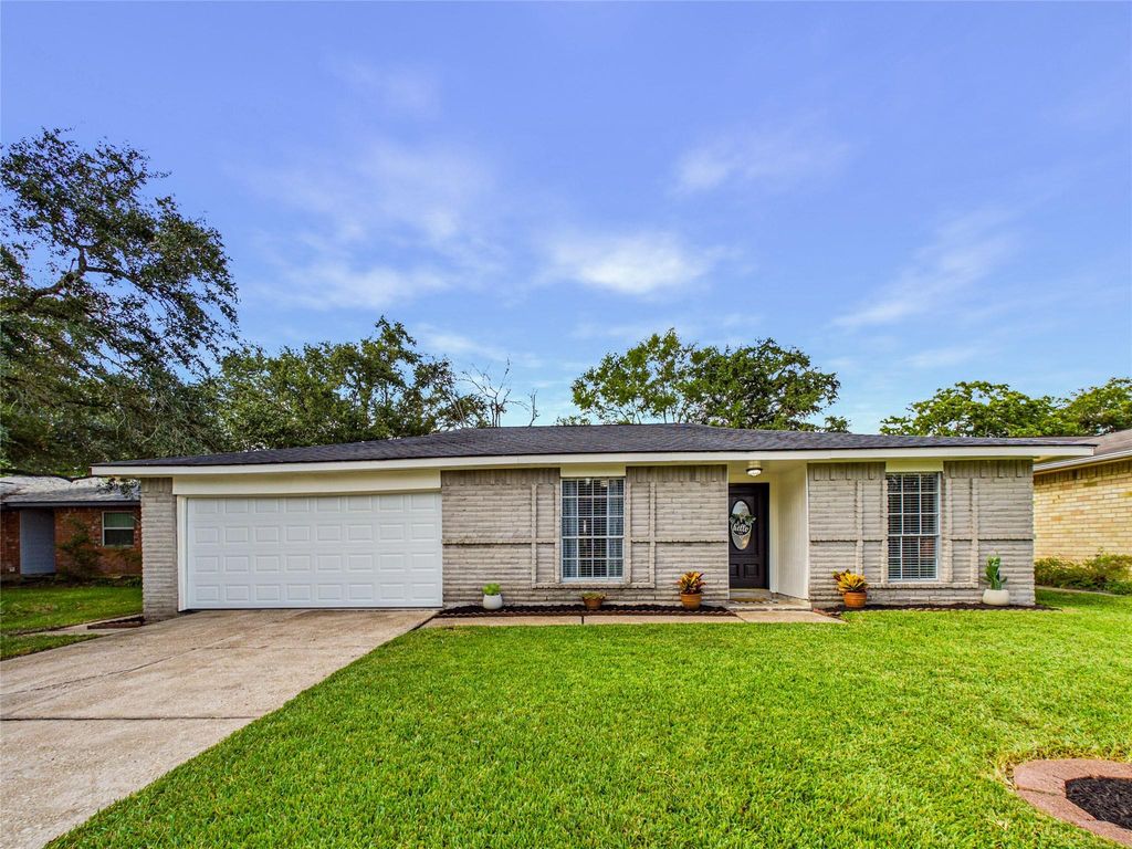 6209 Brookdale Drive, League City, TX 77573