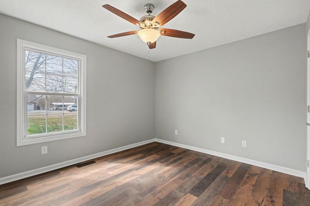 1162 Peter Pond Rd, Ashland City, TN 37015