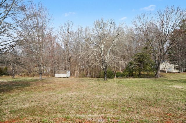 1162 Peter Pond Rd, Ashland City, TN 37015