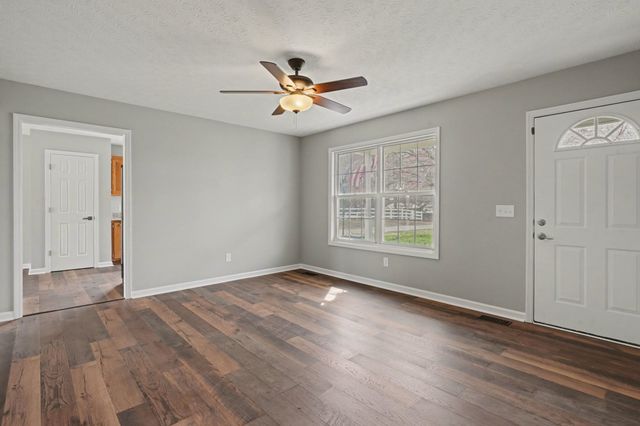 1162 Peter Pond Rd, Ashland City, TN 37015