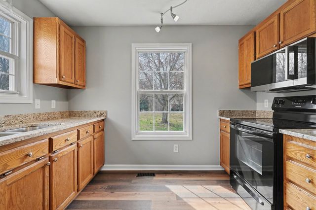 1162 Peter Pond Rd, Ashland City, TN 37015