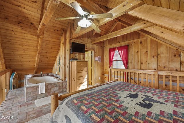 1128 Oak Court, Gatlinburg, TN 37738