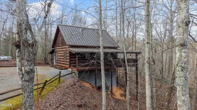 1128 Oak Court, Gatlinburg, TN 37738