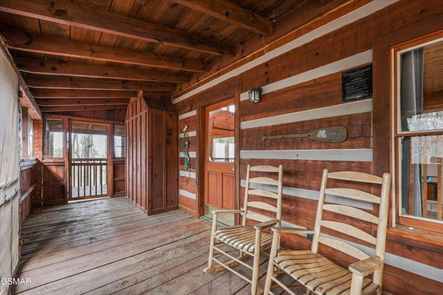 1128 Oak Court, Gatlinburg, TN 37738