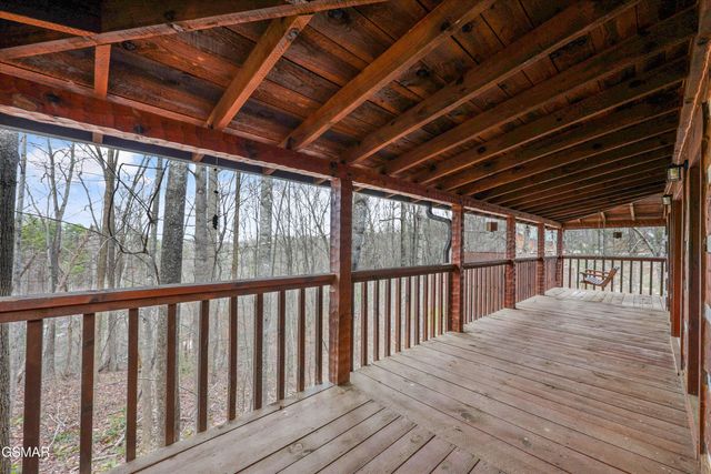 1128 Oak Court, Gatlinburg, TN 37738