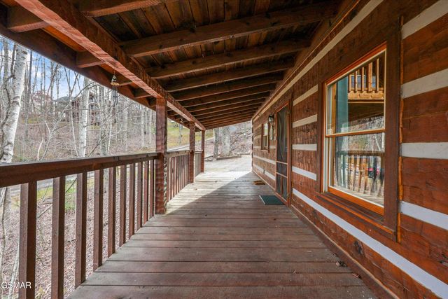 1128 Oak Court, Gatlinburg, TN 37738