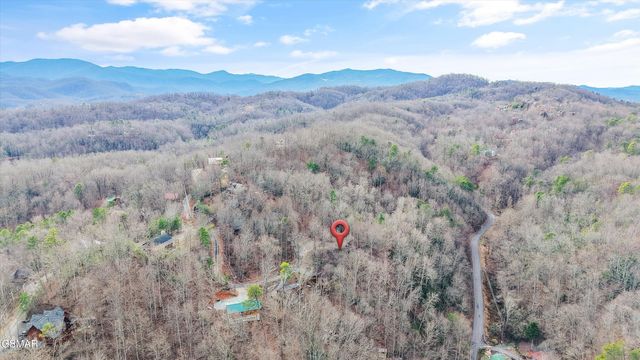 1128 Oak Court, Gatlinburg, TN 37738