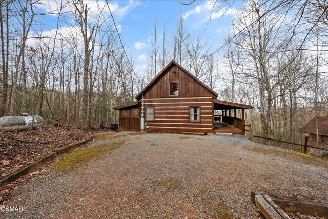 1128 Oak Court, Gatlinburg, TN 37738