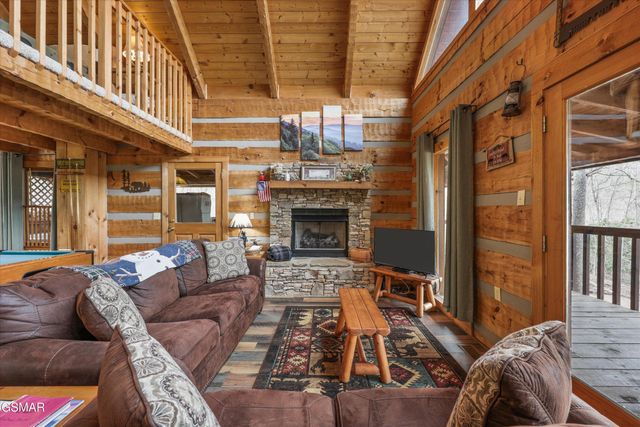 1128 Oak Court, Gatlinburg, TN 37738