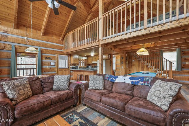 1128 Oak Court, Gatlinburg, TN 37738