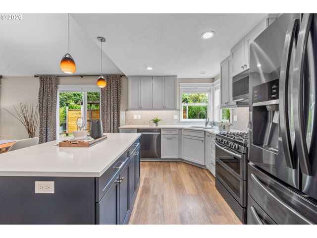 19277 MINUET Ct, Oregon City, OR 97045