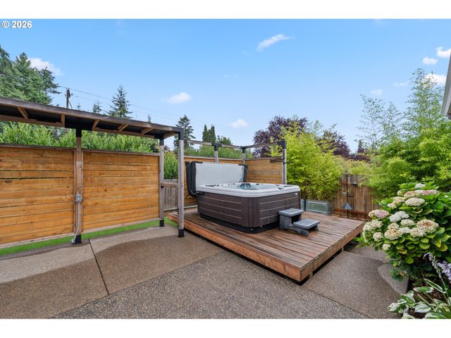 19277 MINUET Ct, Oregon City, OR 97045
