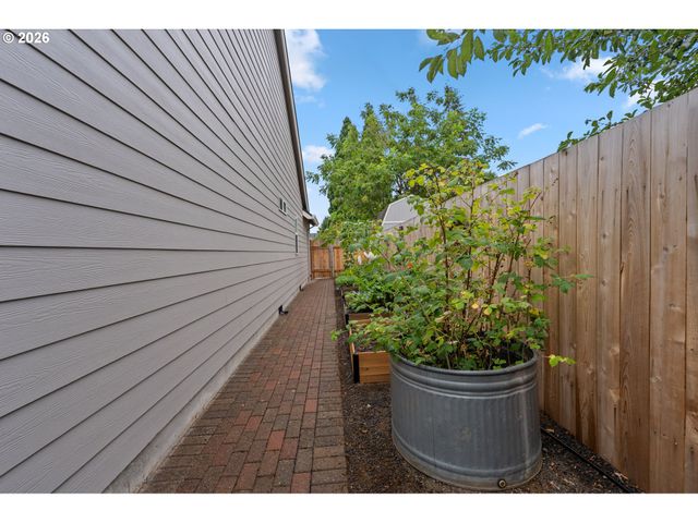 19277 MINUET Ct, Oregon City, OR 97045