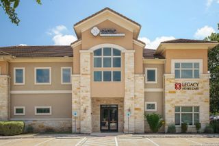 2 Spurs Ln, San Antonio, TX 78240