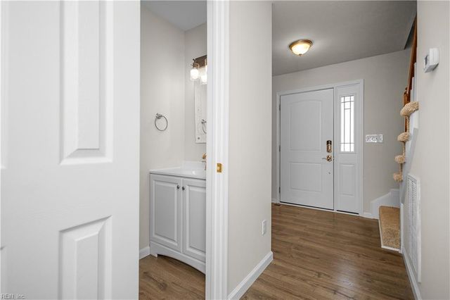 1024 Wymers CT, Chesapeake, VA 23322