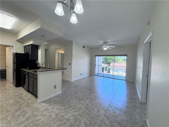 4720 Saint Croix LN 124, Naples, FL 34109