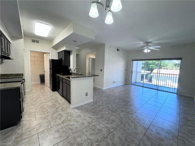 4720 Saint Croix LN 124, Naples, FL 34109