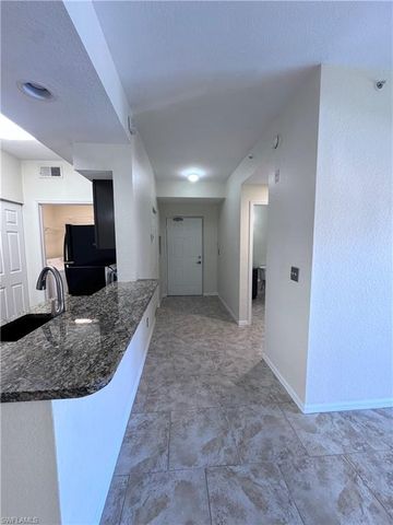 4720 Saint Croix LN 124, Naples, FL 34109