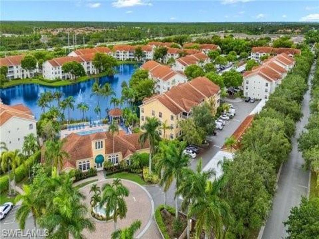 4720 Saint Croix LN 124, Naples, FL 34109