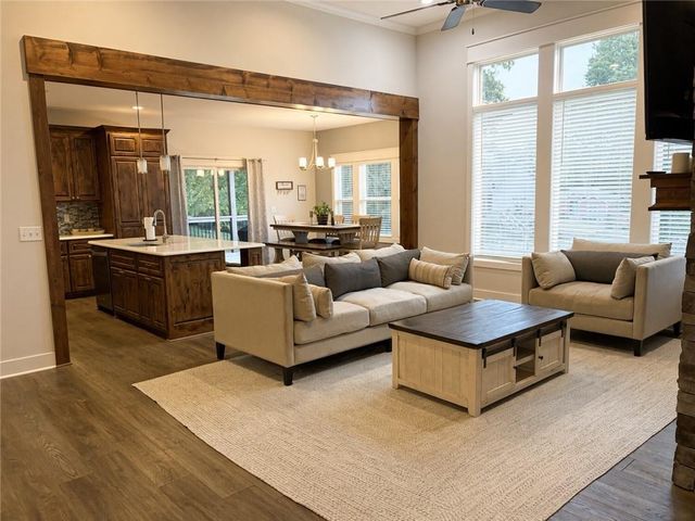 609 Campbell Street, Pleasant Hill, MO 64080