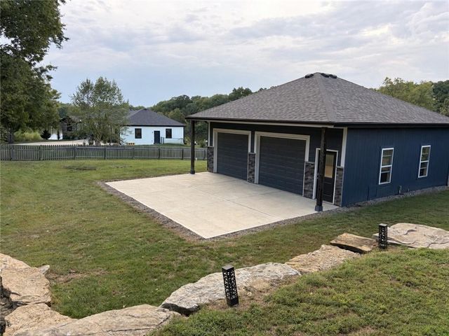 609 Campbell Street, Pleasant Hill, MO 64080