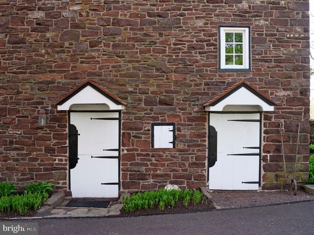 6398 DURHAM RD, Pipersville, PA 18947