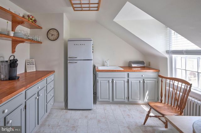 6398 DURHAM RD, Pipersville, PA 18947