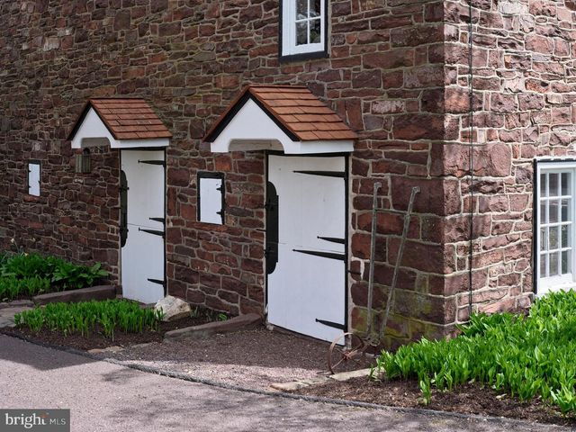 6398 DURHAM RD, Pipersville, PA 18947