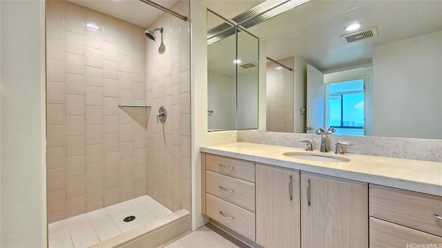 88 Piikoi Street 2408, Honolulu, HI 96814