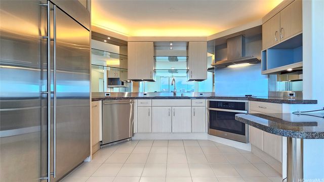 88 Piikoi Street 2408, Honolulu, HI 96814