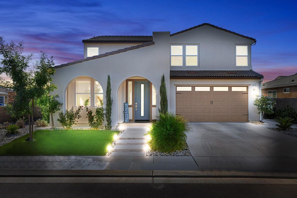 958 Groveland Avenue W, Madera, CA 93636