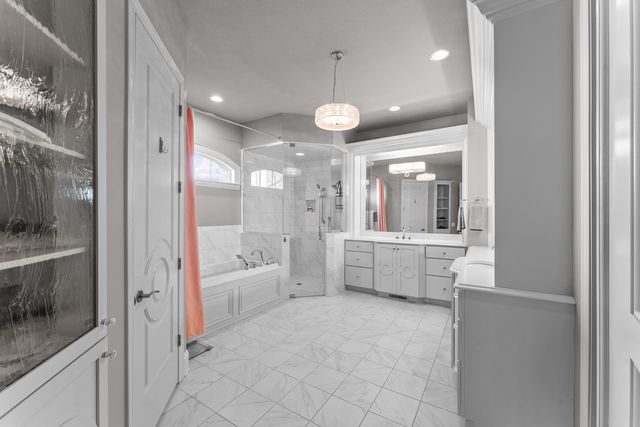 4928 Woody Creek, Bettendorf, IA 52722