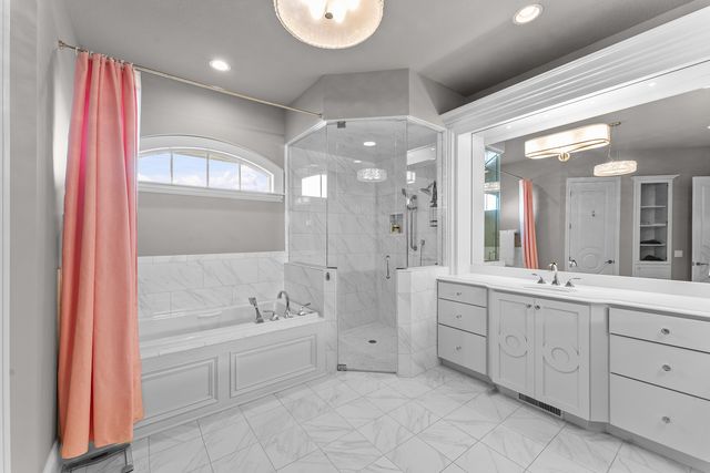 4928 Woody Creek, Bettendorf, IA 52722