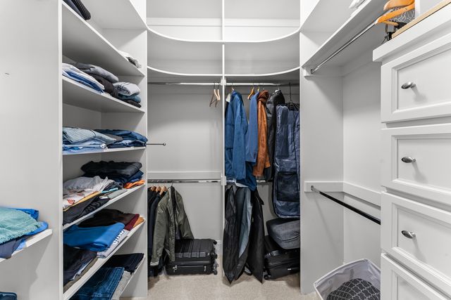 4928 Woody Creek, Bettendorf, IA 52722