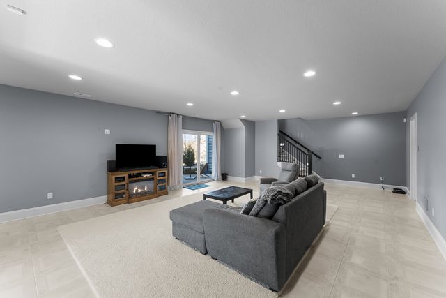 4928 Woody Creek, Bettendorf, IA 52722