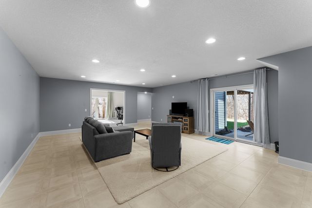 4928 Woody Creek, Bettendorf, IA 52722