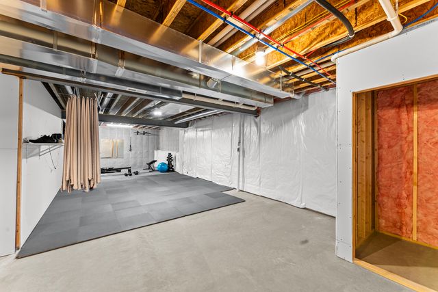 4928 Woody Creek, Bettendorf, IA 52722