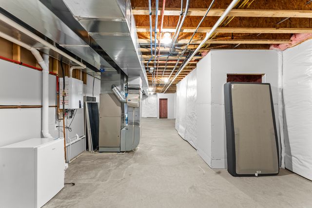 4928 Woody Creek, Bettendorf, IA 52722