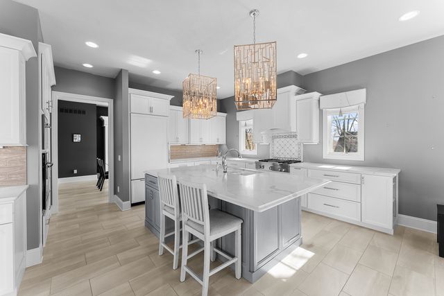 4928 Woody Creek, Bettendorf, IA 52722