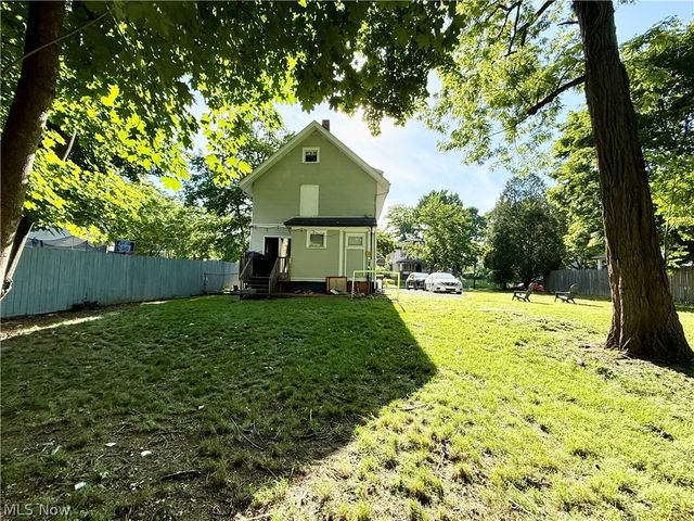 869 Berwin Street, Akron, OH 44310