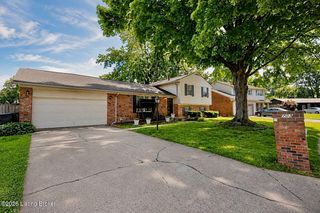 703 Dogwood Rd, Jeffersonville, IN 47130
